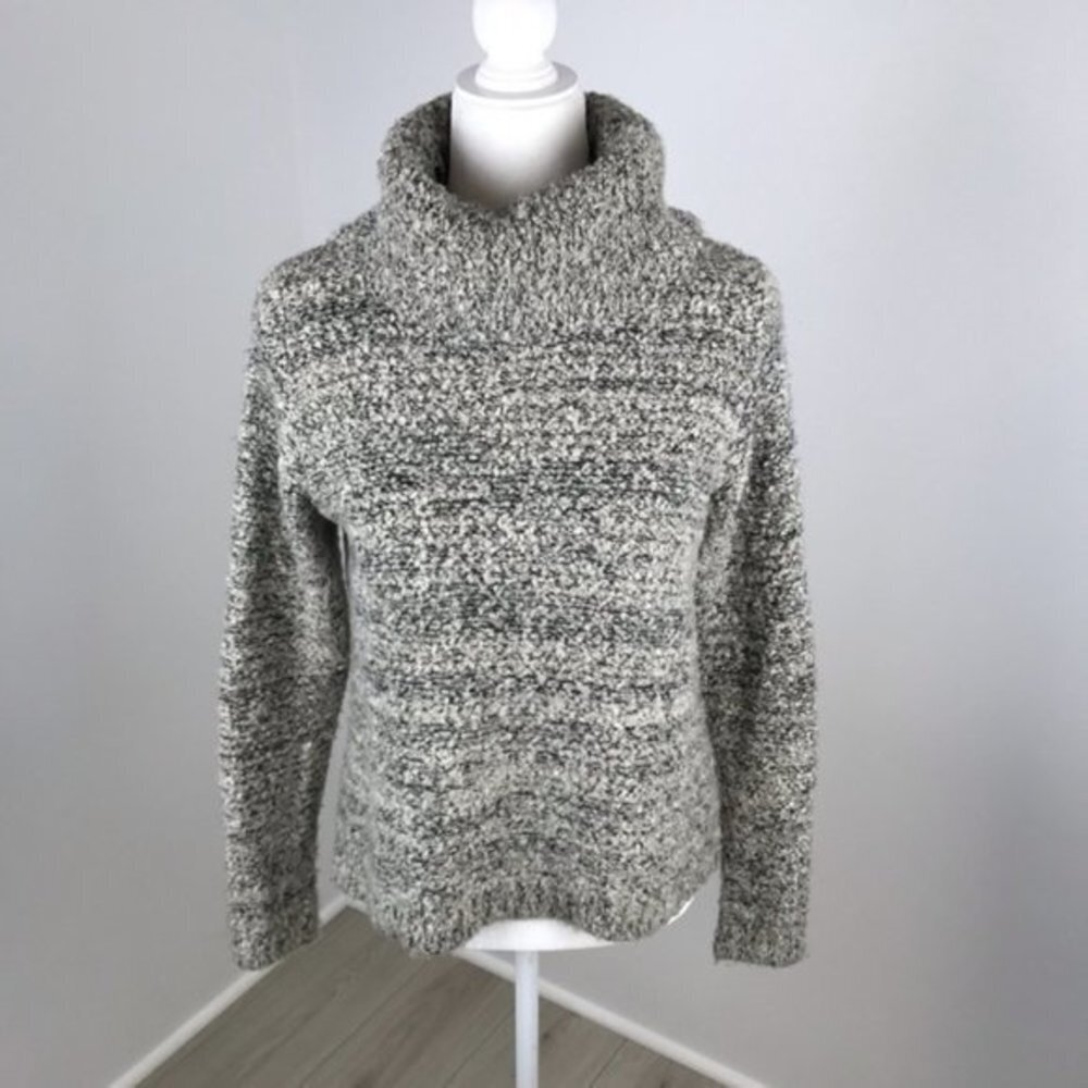 Pins & Needles Turtleneck Sweater Size S